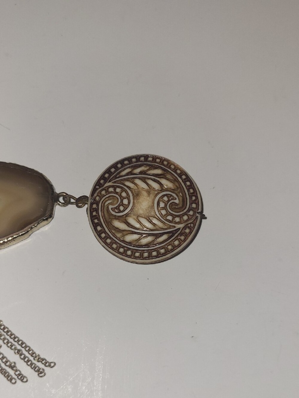 Gold-Tone Cream Agate Drop Brooch with Chain Tassel - Picture 3 of 6